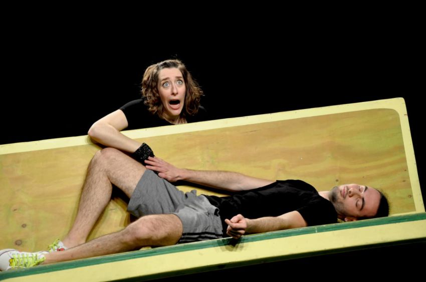 Mio tuo nostro – La panchina pubblica – Pandemonium Teatro - Cortile Officina Santachiara - Via Cacciatori delle Alpi, 4 Cuneo, Cuneo (CN) - Come si può “insegnare” ai bambini, anche ai più piccoli, il piacere della condivisione, la bellezza della democrazia e il valore della res publica? N...
