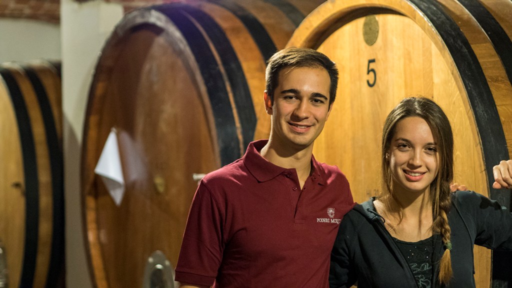 PODERI MORETTI cantina aperta per visita guidata e degustazione -  Frazione Occhetti 40, Monteu Roero (CN) - PODERI MORETTI cantina aperta per visita guidata e degustazione pregiati vini di Alba Langhe e Roero 2026
Poderi Moretti – Cascina Occhetti – Monteu...