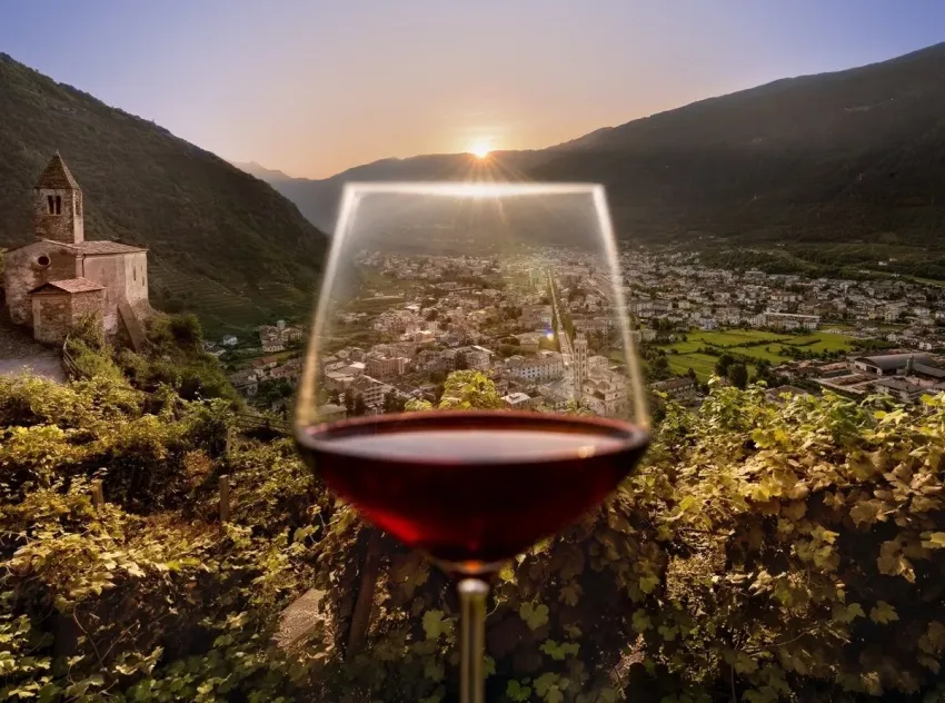 Eroico Rosso - Sforzato Wine Festival - Centro città, Tirano (SO) - Eroico Rosso - Sforzato Wine Festival è la manifestazione di Tirano, in Valtellina, interamente dedicata allo Sforzato di Valtellina DOCG, il vino sim...