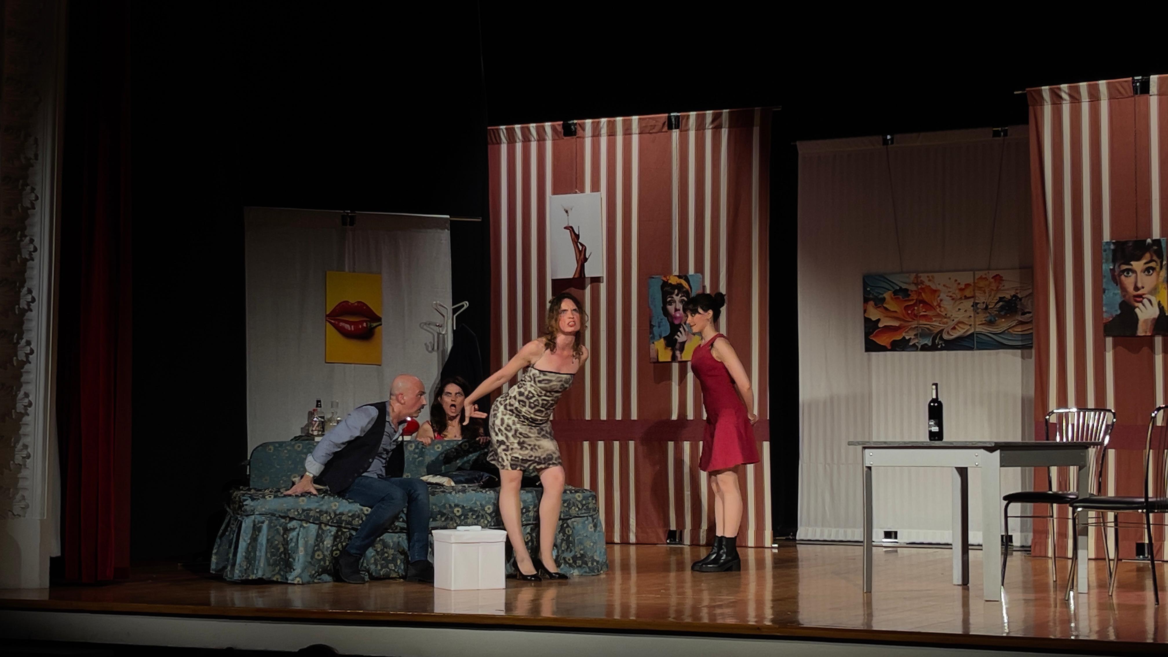 Io&Chiara  - Teatro San Lorenzo, via Ospedale 8, Giaveno (TO) - Una commedia contemporanea dal ritmo brillante, ricca di colpi di scena e situazioni esilaranti, assolutamente da non perdere!!!😁😜