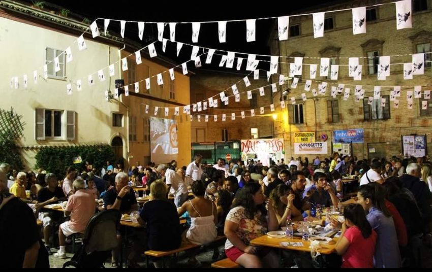 La Maialata in Piazza di Montefiore dell'Aso - Centro città, Montefiore dell'Aso (AP) - La Maialata in Piazza di Montefiore dell'Aso, borgo delle Marche in provincia di Ascoli Piceno, si festeggia nel mese di agosto con piatti a base di p...