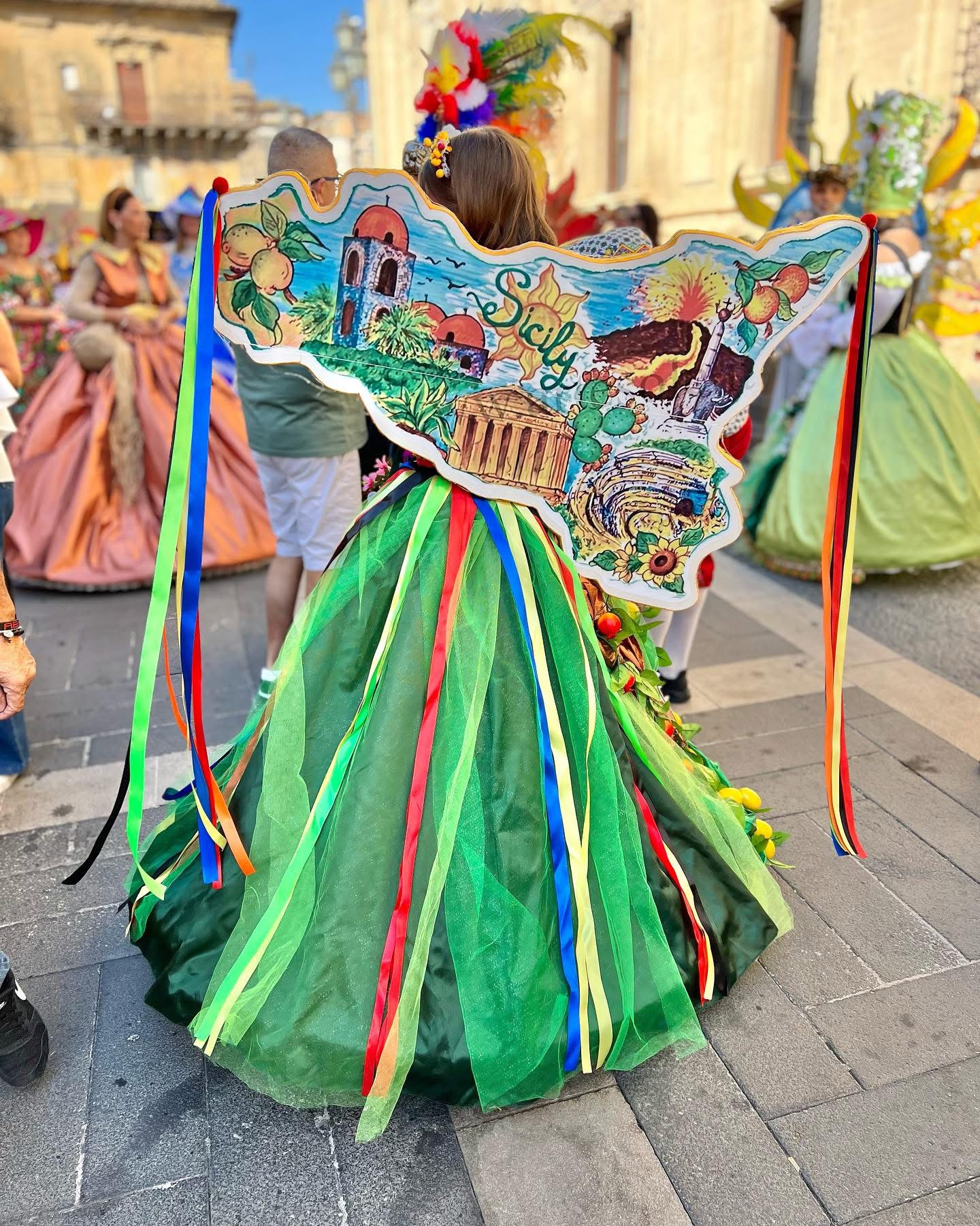 Sagra della Mostarda e del Ficodindia  - Atrio del Castello, Via Porta della Terra, Militello in Val di Catania (CT) - La Sagra della Mostarda e del Ficodindia: un’esplosione di gusto, tradizione e colori nel cuore della Sicilia!Nel paese natale di Pippo Baudo, ogni an...