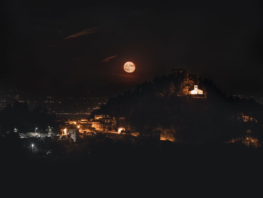 ESCURSIONI NOTTURNE CON LA MASCA - Gent d'la luna - Montemale di Cuneo, Montemale di Cuneo (CN) - 
 𝗚𝗲𝗻𝘁 𝗱'𝗹𝗮 𝗹𝘂𝗻𝗮
𝘕𝘰𝘵𝘵𝘶𝘳𝘯𝘦 𝘤𝘰𝘯 𝘭𝘢 𝘮𝘢𝘴𝘤𝘢
Passeggiata al calar del buio, raccontando storie di creature leggendarie che prendono vita nel silenzio della...