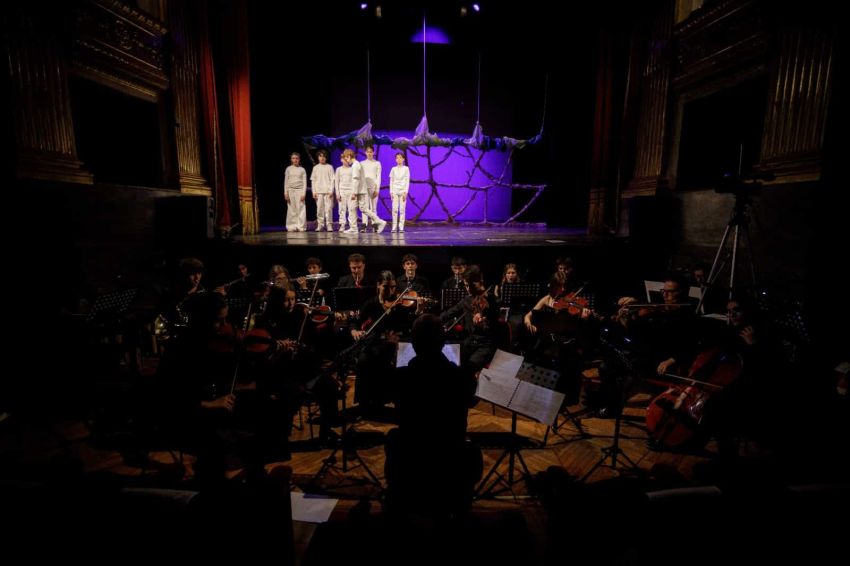 PEOPLE-POPOLI - Teatro Toselli, Cuneo (CN) - “People – Popoli” vedrà esibirsi insieme sul palco gli allievi musicisti del Conservatorio Ghedini e gli allievi del laboratorio “Amo e scopro il teat...