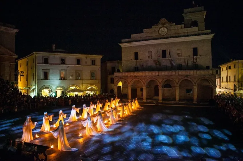 Agosto Montefalchese - Centro città, Montefalco (PG) - L'Agosto Montefalchese si svolge a Montefalco, in provincia di Perugia, nella regione Umbria, con una serie di eventi organizzati durante il mese....