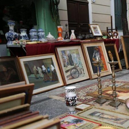 Mostra mercato di collezionismo e piccolo antiquariato - Centro cittadino, Diano Marina (IM) - In programma tutto l'anno, la prima domenica di ogni mese (dalle ore 08,00 alle ore 20,00), nel centro cittadino (Corso Roma e Piazza Martiri della Li...