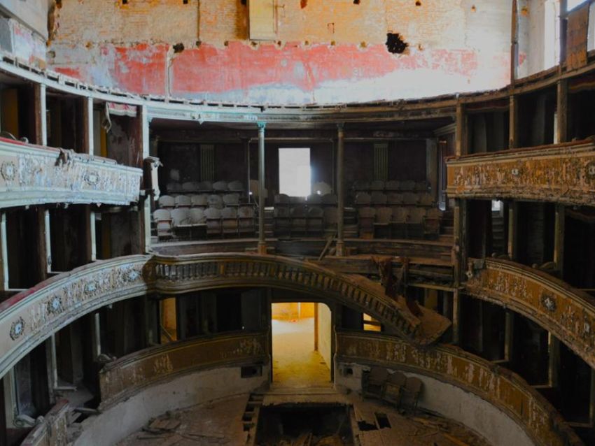 TRA PALCO E CIELO - Mondovì, Mondovì (CN) - Riprende Tra palco e cielo la visita guidata alla Torre del Belvedere e all'ex Teatro Sociale di Mondovì. Il teatro, un gioiello del 1800, si mostra i...