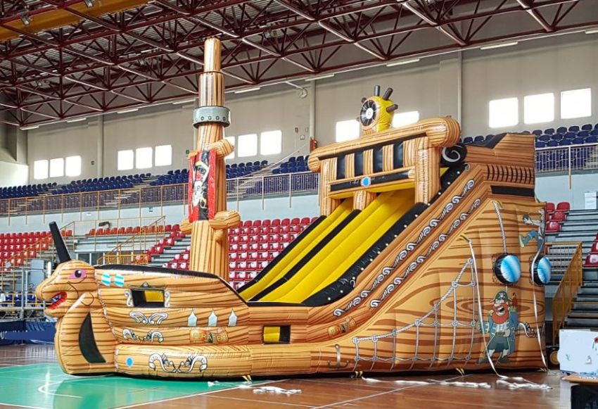  IL GRANDE VELIERO DEI PIRATI E CALCIO FRECCETTE - LISCATE MI - 21 feb 2026 - piazza della chiesa, Liscate (MI) - Il Comune di Liscate, sabato 21 febbraio organizza in occasione del Carnevale un incredibile pomeriggio con: IL GRANDE VELIERO DEI PIRATI E CALCIO FRE...