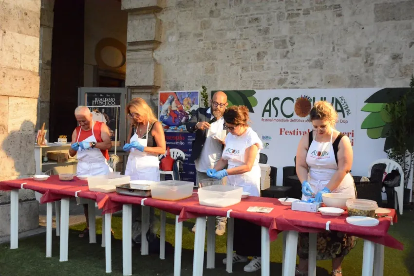Ascoliva Festival - Piazza Arringo, Ascoli Piceno (AP) - Si svolgerà dal 9 al 20 agosto 2025 la dodicesima edizione di Ascoliva Festival, festival mondiale dell'oliva ascolana del Piceno Dop, sempre nella ce...
