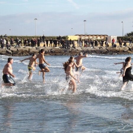 Cimento invernale - Spiaggia libera attrezzata al Mappamondo, Corso Garibaldi, Diano Marina (IM) - Cimento invernale
Per salutare il nuovo anno 2026
Ritorna dopo 13 anni il Cimento Invernale, l’appuntamento più atteso dell’inverno per appassionati...