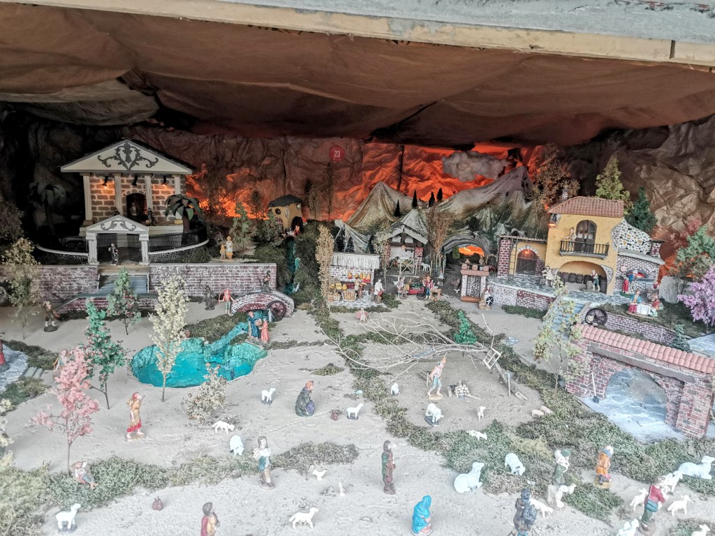 Stradafacendo... Natale - Vie del comune e delle frazioni, Piasco (CN) - Presepi ed Alberi di Natale artistici per le vie di Piasco.   
Dal 20 dicembre 2025 al 6 gennaio 2026, le vie di Piasco (CN) si trasformano in un perc...