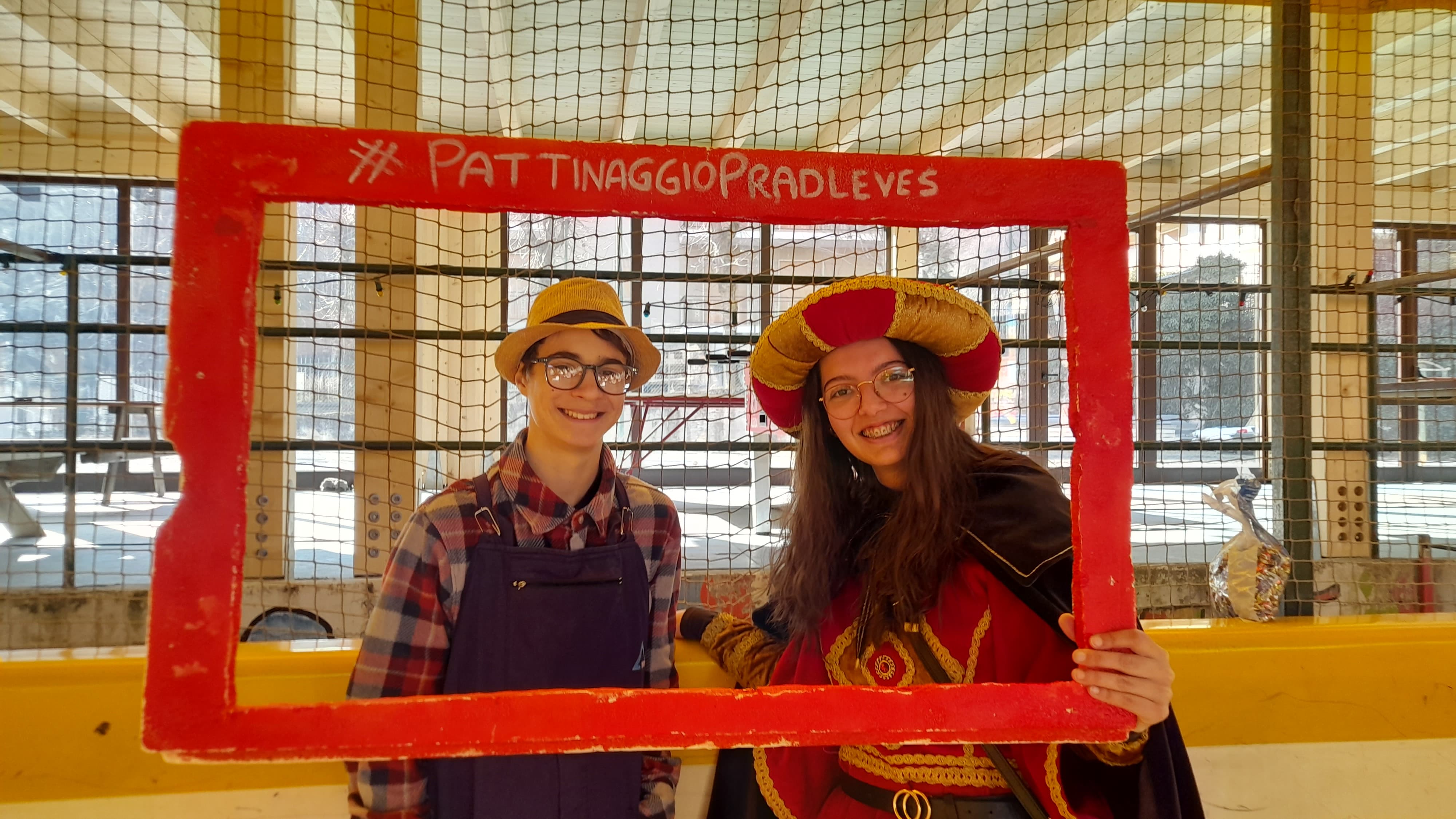 CARNEVALE ON ICE - Via Vittorio Nazzari, 3, Pradleves (CN) - Martedì 17 febbraio potrai pattinare insieme alle maschere ufficiali del Carnevale di Caraglio Cecilia e Roldano.
Verranno dalle 15,30 a fare un giro...