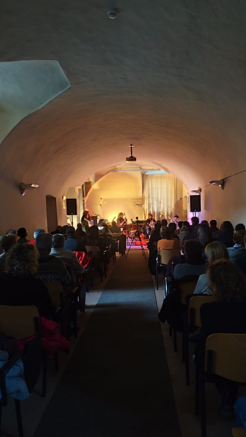 Laboratorio di canto sui novè e SPETTACOLO DI NATALE - Via Matteotti, 40, Caraglio (CN) - Alle 16.30 in Porta di Valle, ci sarà il concerto “La bòna novela - Il Natale in Occitania”: canti, racconti e musiche della tradizione natalizia occi...