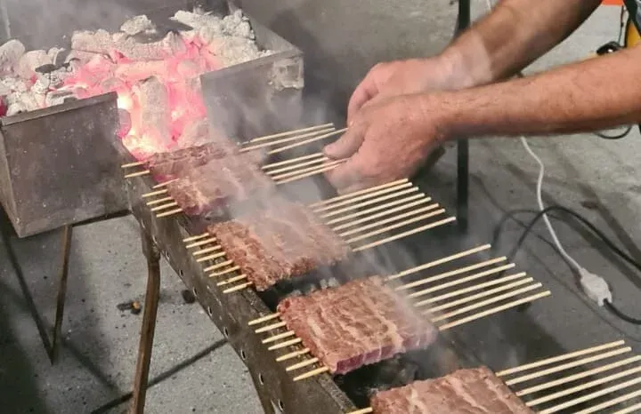 Sagra del Pinzino e dell'Arrosticino a Ferrara - Centro Rivana Garden, Ferrara (FE) - La Sagra del Pinzino e dell’Arrosticino, organizzata dall’Associazione Nati con la Calzamaglia, torna a Ferrara presso il Centro Rivana Garden con una...