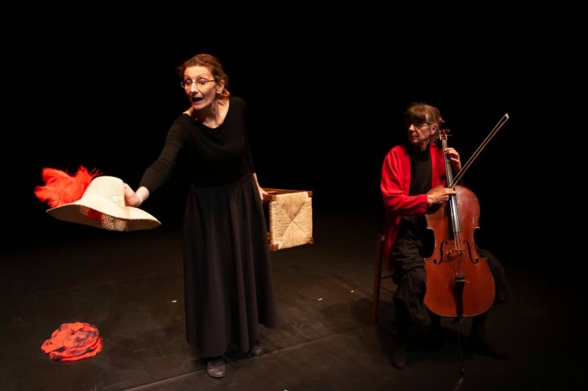 In viaggio con Olympe - Officine Santa Chiara, Cuneo (CN) - Olympe de Gouges, drammaturga e attivista politica, è una delle figure più radicali e visionarie della Rivoluzione francese. Nel 1791 pubblica la Dich...