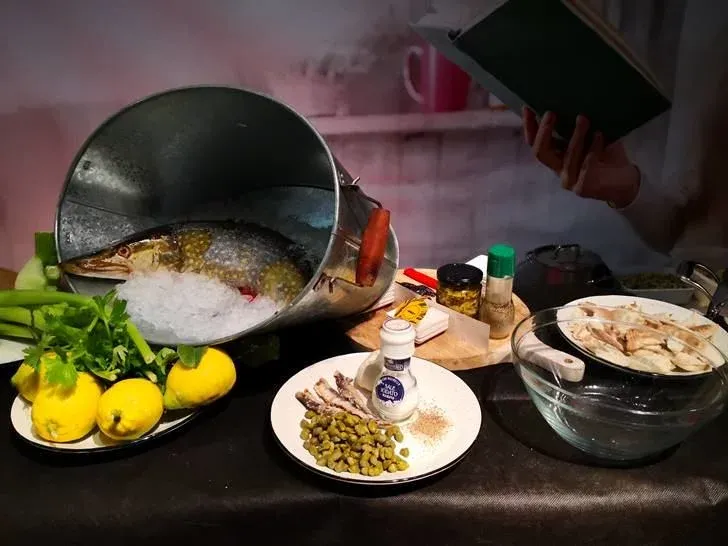 Sagra del luccio in salsa - Pozzolo sul Mincio Area impianti sportivi, Marmirolo (MN) - Nel weekend più prossimo alla festa della Natività di Maria, patrona del paese di Marmirolo (MN), che si festeggia l'8 settembre, da mezzo secolo si s...