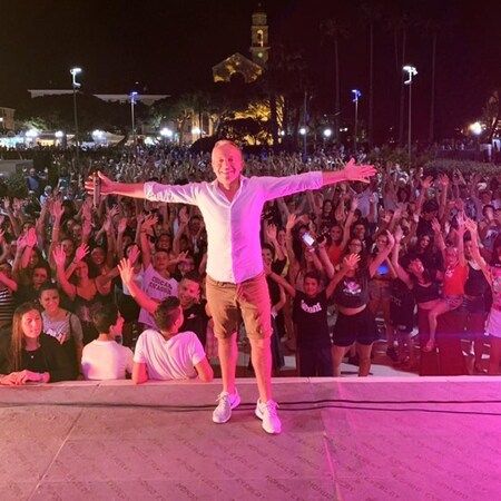 Animazione e musica con Gianni Rossi - Piazza Martiri della Libertà, Diano Marina (IM) - Venerdì 26 Dicembre 2025 ore 16,00 in Piazza Martiri della Libertà
Aspettando il Capodanno che vien ballando
Animazione e musica con Gianni Rossi