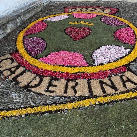 Infiorata del Corpus Domini - Chiesa di San Giacomo Apostolo, Diano Marina (IM) - Tradizionale evento religioso/folkloristico in occasione della festività del Corpus Domini, organizzato e realizzato dal Gruppo Amici di Calderina e M...