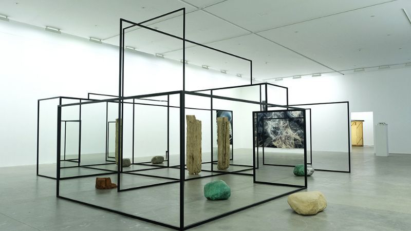 Space Oddity. Spazi e corpi al tempo del distanziamento sociale. - Fondazione Sandretto Re Rebaudengo, Via Modane, 16, Torino (TO) - Opere dalla Collezione Sandretto Re RebaudengoE’ una mostra, una collezione, una storia, un album di immagini e di parole. È una foto ideale di artist...