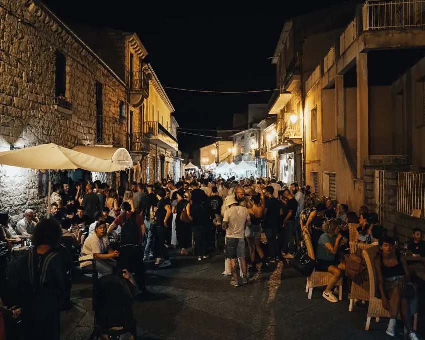 Martedì nel Borgo - Aggius - via Roma, Aggius (SS) - La Pro Loco di Aggius, in collaborazione con L'Assessorato al Turismo della Regione Sardegna e il Comune, annuncia il ritorno di "Martedì nel Borgo",...