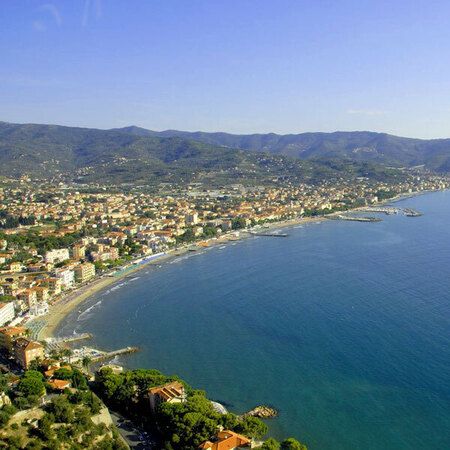 Presepi in 500 - Centro cittadino, Diano Marina (IM) - Presepi in 500
Sabato 27 Dicembre 2025 dalle 14,30 Centro cittadino
Esposizione delle Fiat 500 a tema natalizio nell'isola pedonale cittadina, organ...