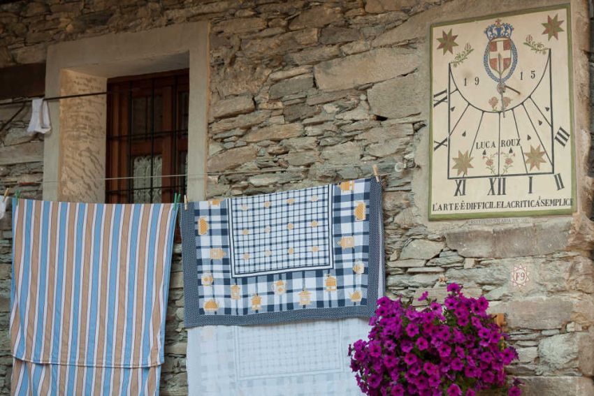ESCURSIONI VALLI DA SCOPRIRE - Bellino, le Chemin Royal e le meridiane - Bellino, Bellino (CN) - 
 𝗩𝗮𝗹𝗹𝗲𝗩𝗮𝗿𝗮𝗶𝘁𝗮 - 𝗕𝗲𝗹𝗹𝗶𝗻𝗼, 𝗹𝗲 𝗖𝗵𝗲𝗺𝗶𝗻 𝗥𝗼𝘆𝗮𝗹 𝗲 𝗹𝗲 𝗺𝗲𝗿𝗶𝗱𝗶𝗮𝗻𝗲
𝘝𝘢𝘭𝘭𝘪 𝘥𝘢 𝘴𝘤𝘰𝘱𝘳𝘪𝘳𝘦
 


 Martedì 4 agosto 2026
 



Escursione che collega le borgate di Bellin...